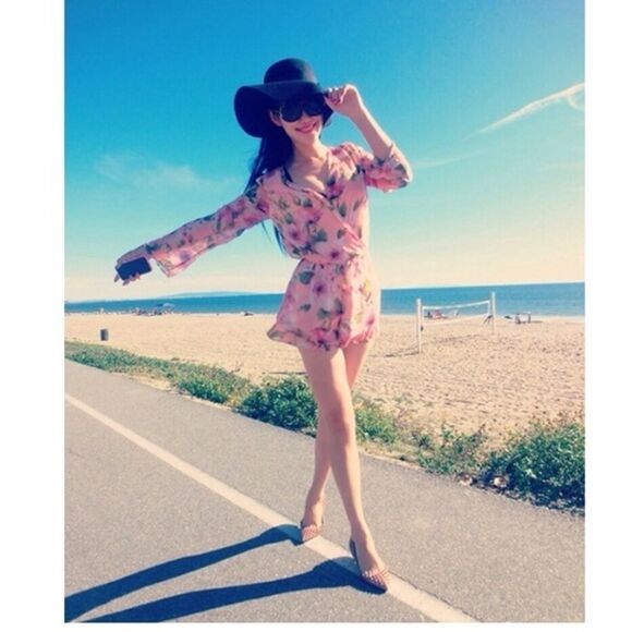 Sexy Floral Chiffon Romper Size Small - Picture 2 of 4